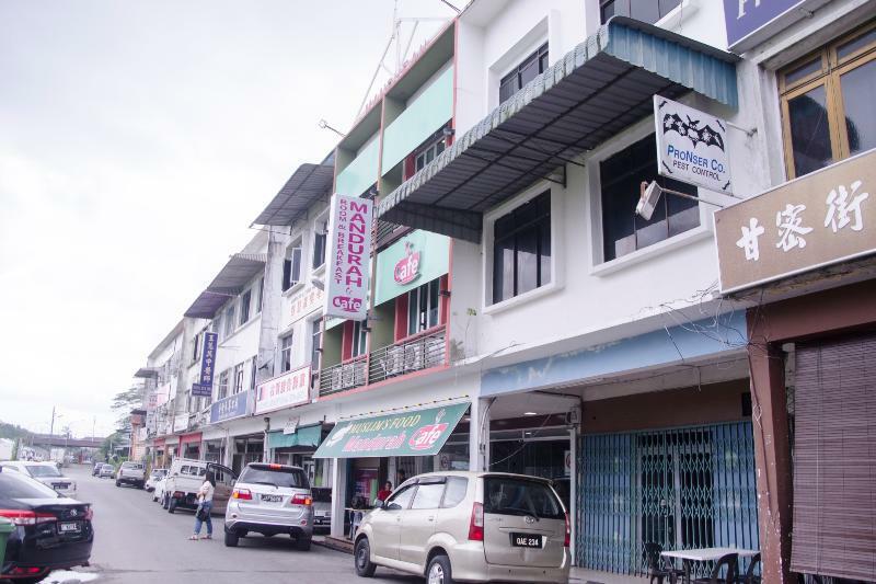 Oyo 836 Mandurah Room & Cafe Kuching Exterior foto