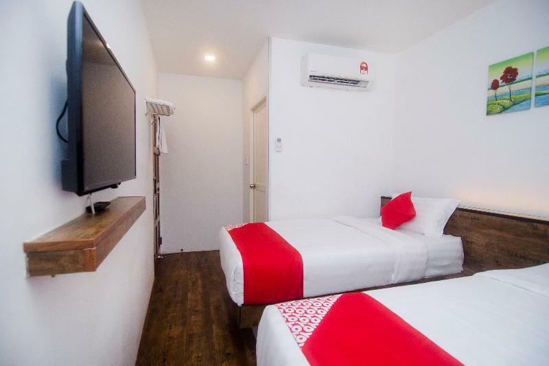 Oyo 836 Mandurah Room & Cafe Kuching Exterior foto